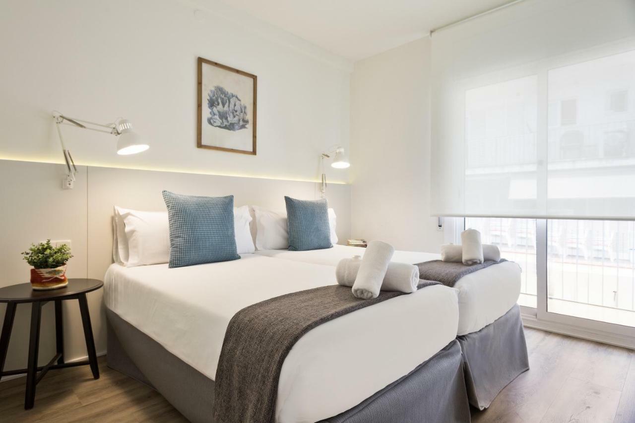 Sitges Group Calm Beach Bagian luar foto